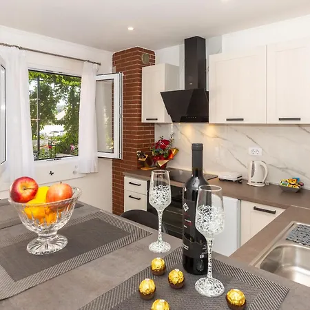 Apartment Manilu *