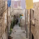 Manilu * דוברובניק